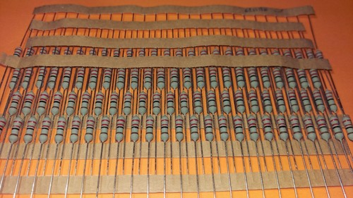 100x ohm 5 watt - 0,5,