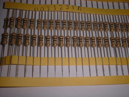 25x ohm 5 watt carbon - 0,5,